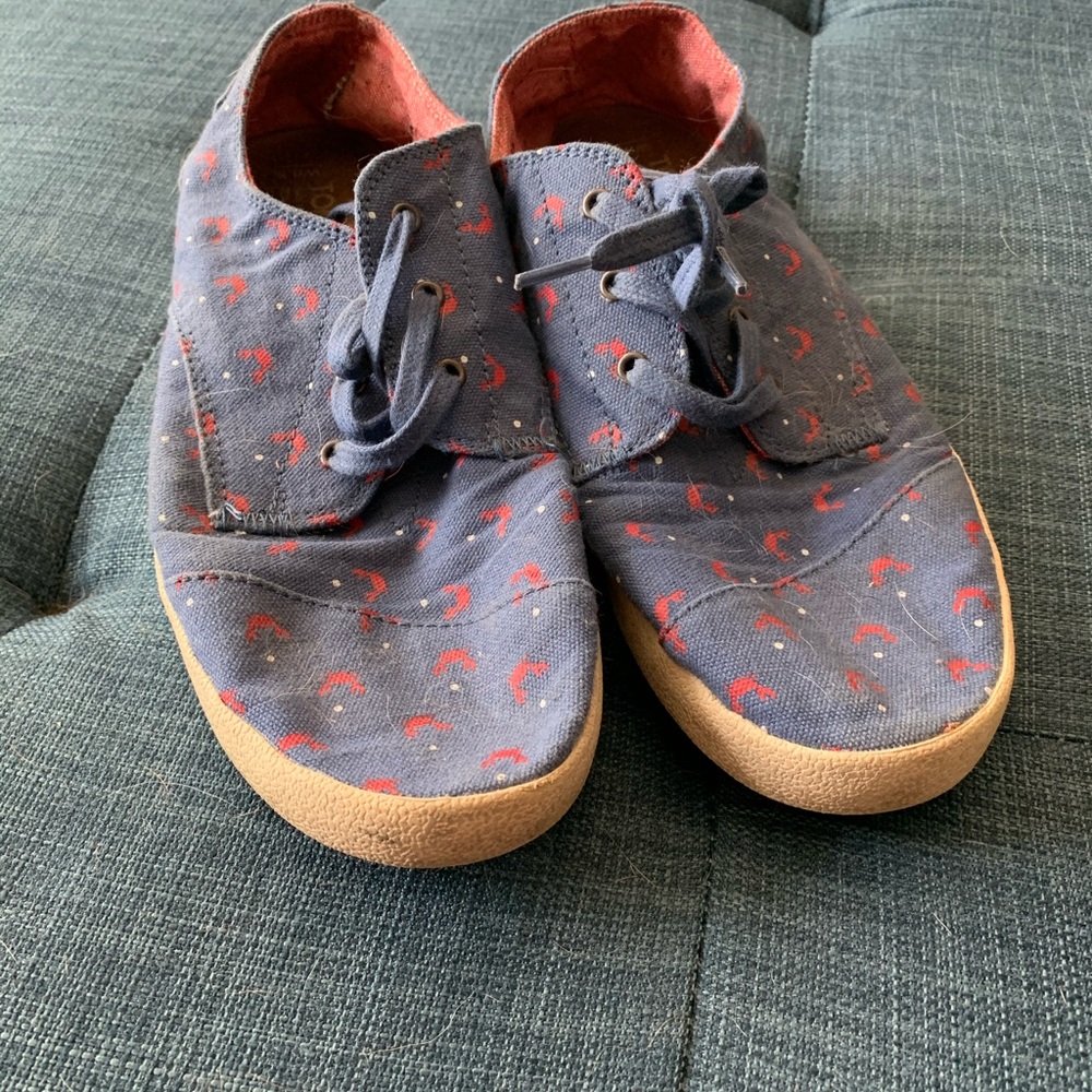 Toms